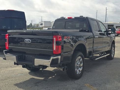 Used 2025 Ford F250 Lariat w/ Chrome Package image 5