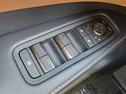 Used 2025 Lexus RX 350h w/ Accessory Package (P3) AWD/4WD image 28