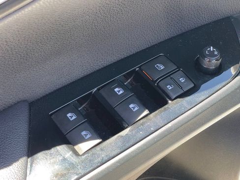 Used 2017 Toyota Prius Three w/ Carpet Mat Package FWD image 7