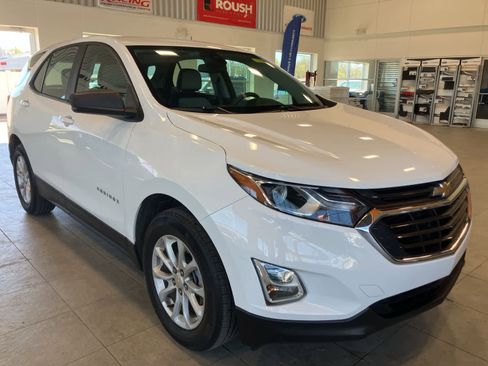 Used 2020 Chevrolet Equinox LS image 3