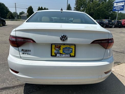 Used 2019 Volkswagen Jetta SE FWD image 3