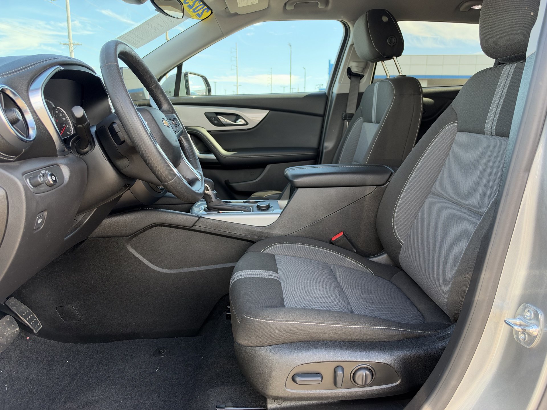 Used 2025 Chevrolet Blazer LT w/ Driver Confidence Package FWD image 13