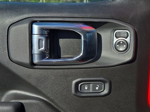 New 2025 Jeep Gladiator Sport image 13