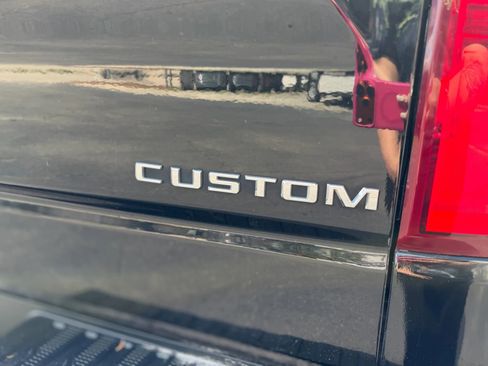 Used 2019 Chevrolet Silverado 1500 Custom image 12