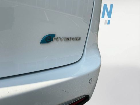 Used 2024 Chrysler Pacifica Limited FWD image 23