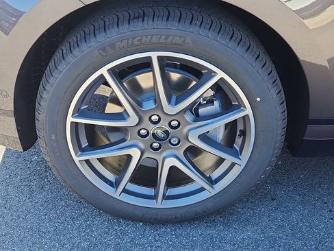 New 2026 Land Rover Range Rover Velar Dynamic SE image 9