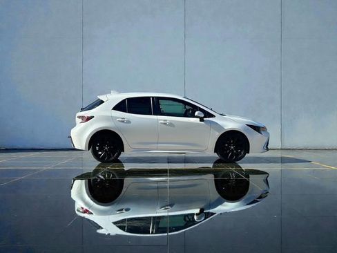 Used 2019 Toyota Corolla XSE image 8