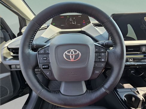 Used 2025 Toyota Prius FWD image 21