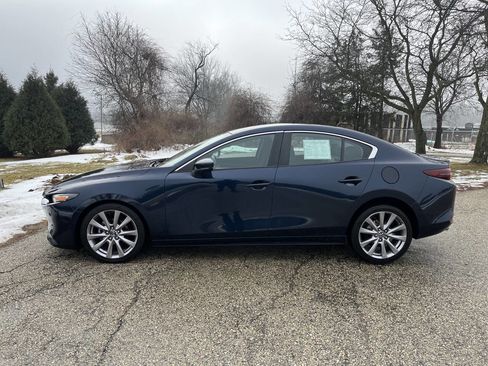 Used 2020 MAZDA MAZDA3 Select 4dr Sedan image 2