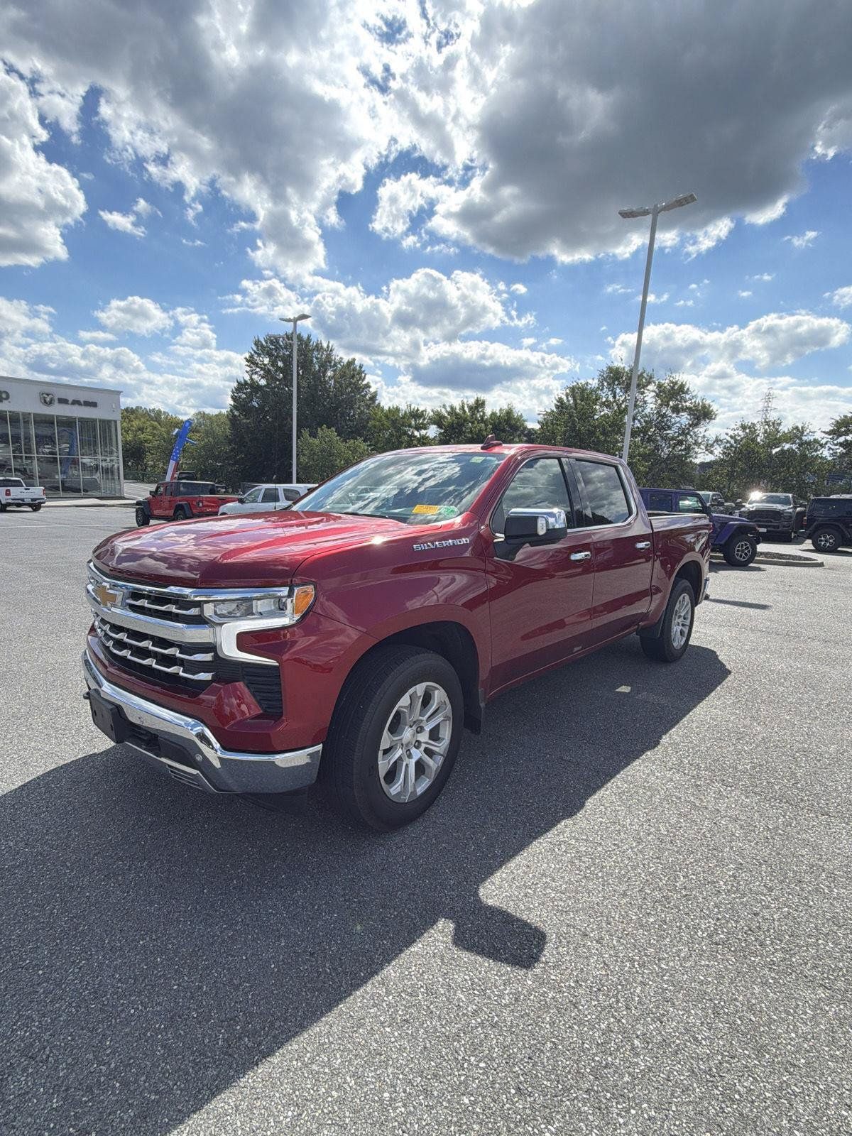 Used 2023 Chevrolet Silverado 1500 LTZ AWD/4WD image 1