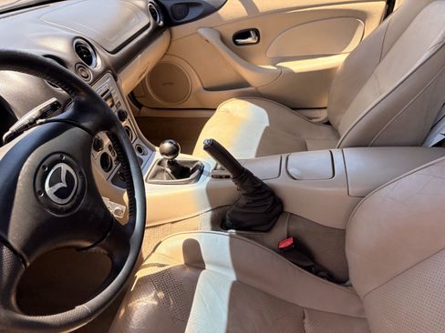 Used 2004 MAZDA MX-5 Miata LS RWD image 14