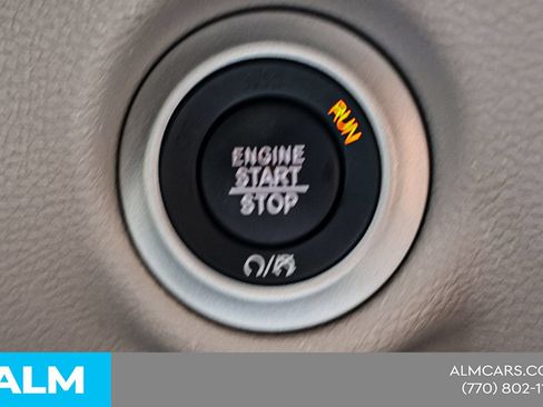 Used 2024 Chrysler Pacifica Touring-L FWD image 35
