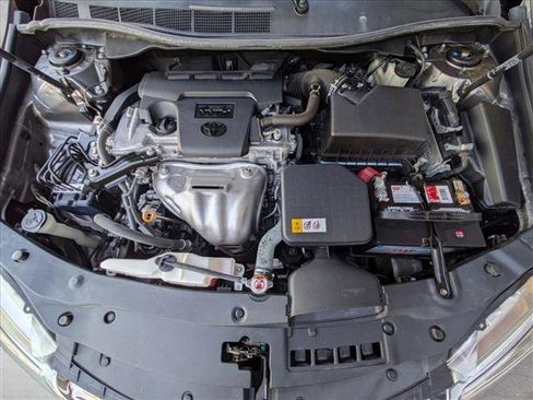 Used 2017 Toyota Camry SE image 21