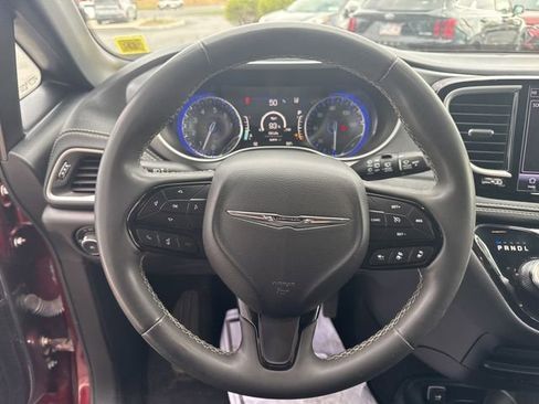 Used 2023 Chrysler Pacifica Touring-L w/ S Appearance Package FWD image 11