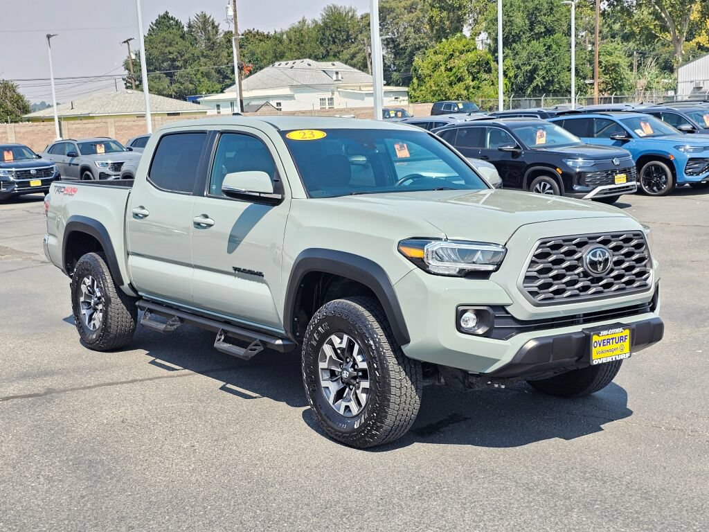 Used 2023 Toyota Tacoma TRD Off-Road w/ Black Out Package (TMS) AWD/4WD image 8