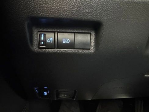 Used 2019 Toyota RAV4 LE w/ Carpet Mat Package AWD/4WD image 20