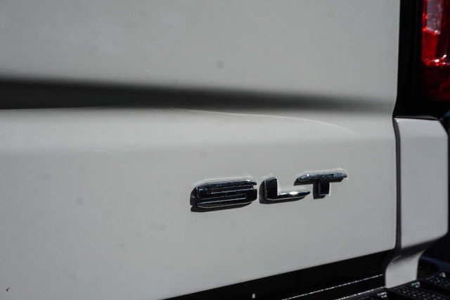 Used 2025 GMC Sierra 1500 SLT AWD/4WD image 28