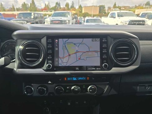 Used 2021 Toyota Tacoma Limited image 12