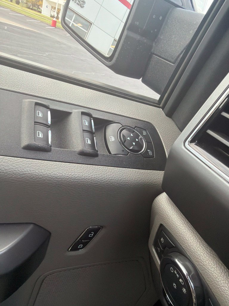 Used 2019 Ford F150 XLT w/ Equipment Group 302A Luxury AWD/4WD image 13
