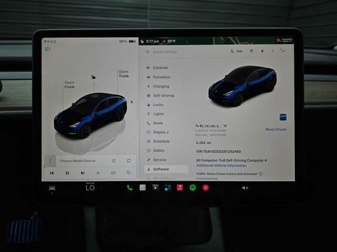 Used 2025 Tesla Model Y Long Range AWD/4WD image 26