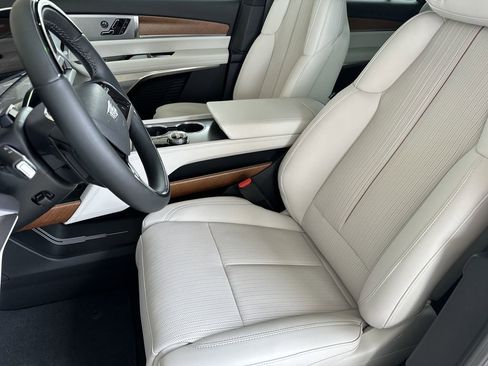 New 2026 Cadillac Vistiq Luxury image 10