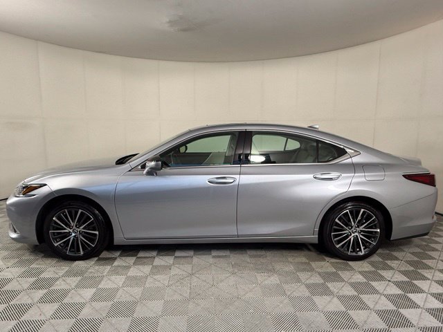 Used 2025 Lexus ES 350 w/ Premium Package FWD image 3