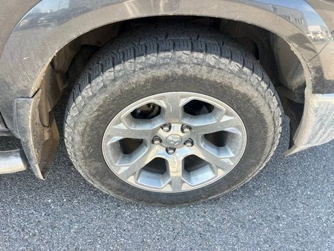 Used 2017 RAM 1500 Laramie w/ Convenience Group image 9