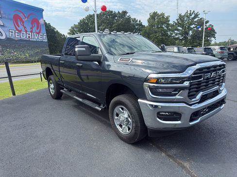 Used 2025 RAM 2500 Tradesman AWD/4WD image 3