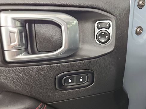 Used 2024 Jeep Wrangler Unlimited Rubicon image 17