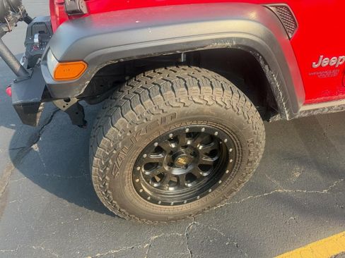 Used 2018 Jeep Wrangler Unlimited Sport S AWD/4WD image 5
