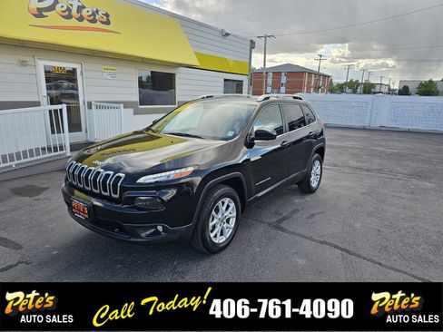 Used 2018 Jeep Cherokee Latitude w/ Safety Group image 8