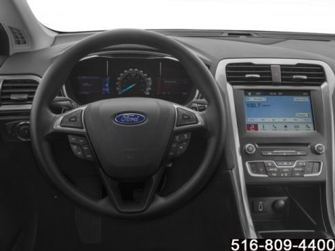 Used 2018 Ford Fusion SE w/ Fusion SE Technology Package image 8