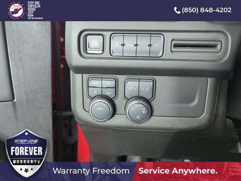 Used 2021 Chevrolet Suburban LT AWD/4WD image 19