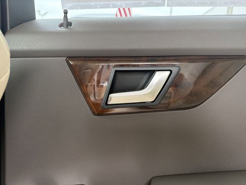 Used 2014 Mercedes-Benz GLK 350 4MATIC image 25