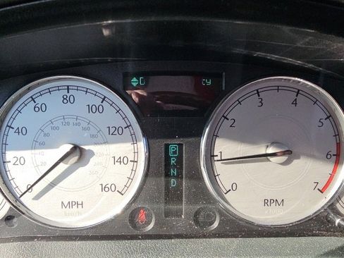 Used 2005 Chrysler 300 C w/ Protection Group II image 9