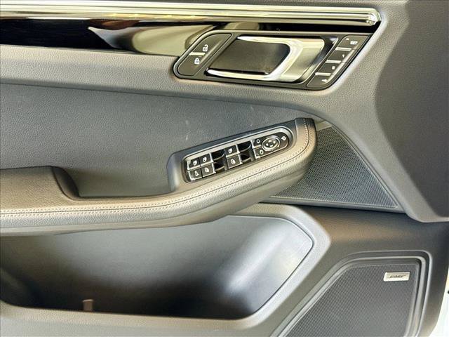 Certified 2026 Porsche Macan AWD/4WD image 11