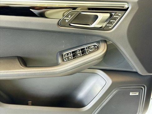Certified 2026 Porsche Macan AWD/4WD image 11