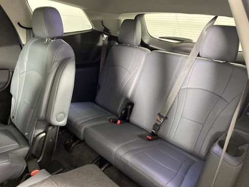 Used 2019 Buick Enclave Essence AWD/4WD image 31