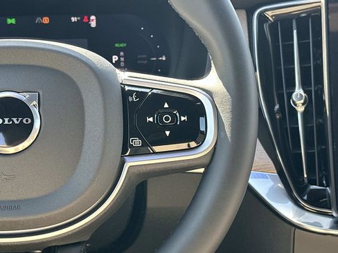 New 2026 Volvo XC90 T8 Plus w/ Protection Package Premier image 9