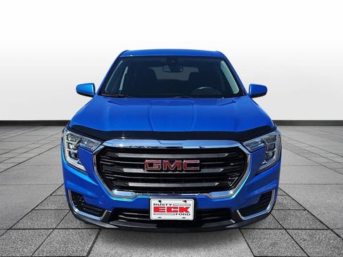 Used 2024 GMC Terrain SLE FWD image 2