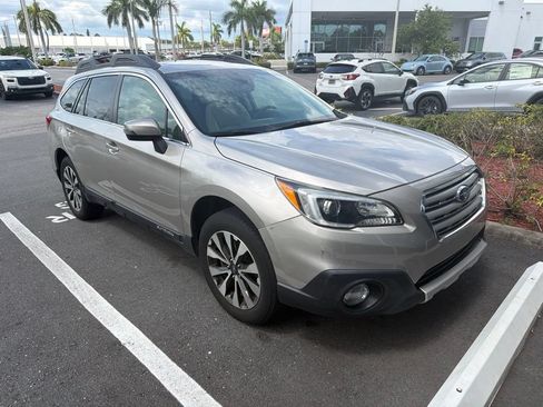 Used 2017 Subaru Outback 2.5i Limited AWD/4WD image 3