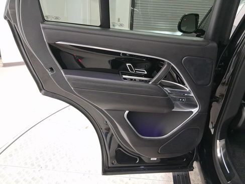 New 2025 Land Rover Range Rover SE image 29