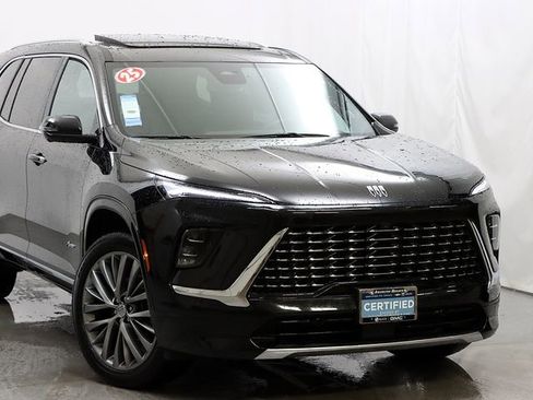 Certified 2025 Buick Enclave Avenir image 2