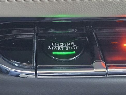 Certified 2022 Lincoln Nautilus Reserve w/ Equipment Group 202A image 21