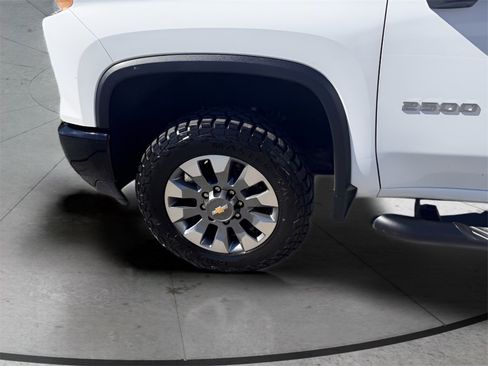 Used 2025 Chevrolet Silverado 2500 Custom w/ Custom Value Package image 12