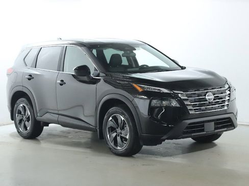 Certified 2026 Nissan Rogue SV image 1