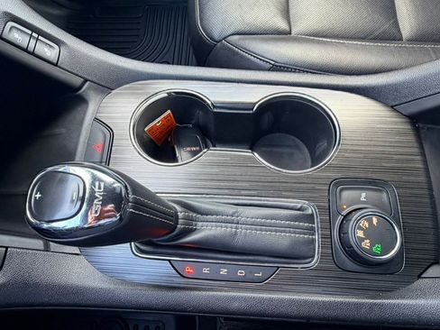 Used 2017 GMC Acadia SLT image 21