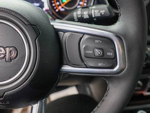 Used 2023 Jeep Wrangler Unlimited Sahara AWD/4WD image 20