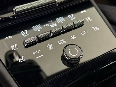 Certified 2025 Porsche Cayenne image 33