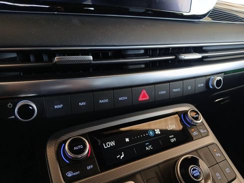 Used 2025 Hyundai Palisade Calligraphy FWD image 23